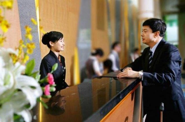 酒店前臺工資不高,為啥還有很多女孩愿意做?大堂經(jīng)理道出緣由